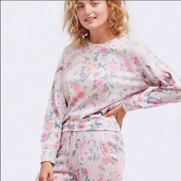 Sundry Floral Sweat Suit Sweatshirt 
